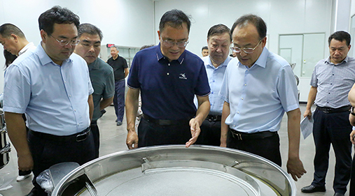 新乡市市长魏建平莅临樱桃视频大全筛机调研指导